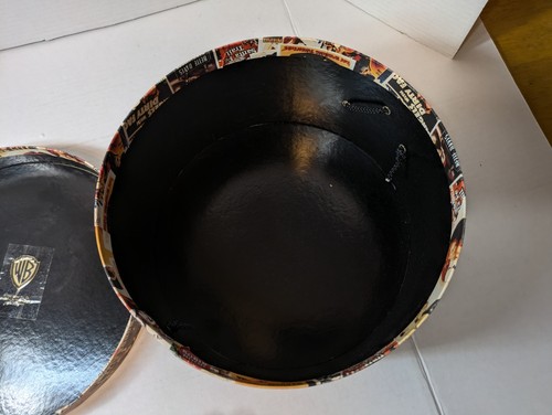 Caja de sombreros de película de la tienda WB de 1992 Bogart Davis Flynn noir Cagney Bergman años 90 - Imagen 12 de 15