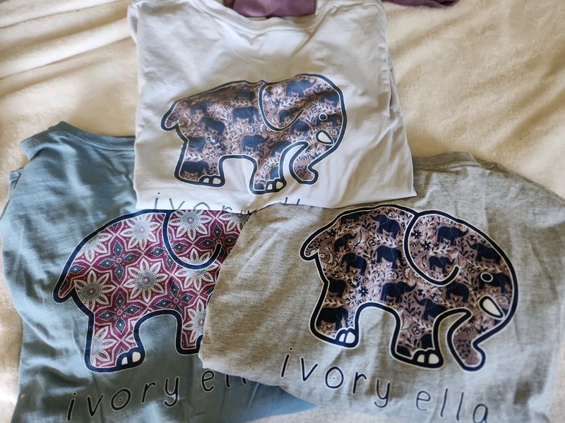 Womens Ivory Ella Lot 3 Shirts. 2 Long Sleeve One Short Sleeve. Size Small