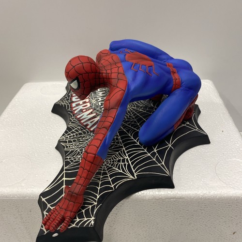 NECA Marvel Collectors Club Exclusive Spider-Man Statue Limited Edition NIB - Picture 6 of 15