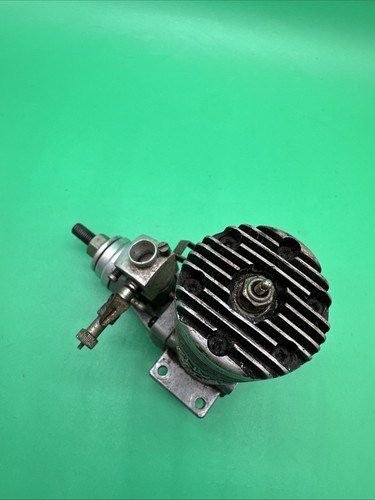 VINTAGE ENYA 60 MODEL 7032 R/C ENGINE, USED Works Great - Picture 10 of 11