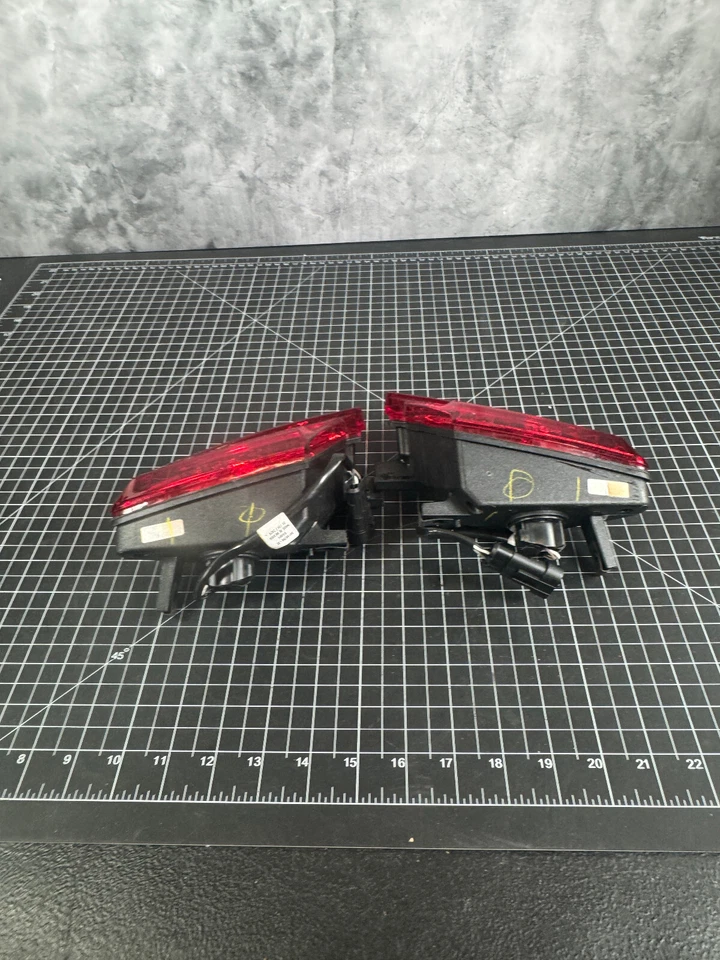 3 luces traseras de freno traseras Can-Am Spyder F3 2020 OEM luces traseras parada usadas Foto 3 de 4