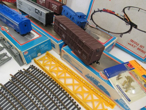 HO Lot Locomotive + 6 Cars + Accessories Track/Switch Trestle Crossover Bundle - Picture 6 of 15