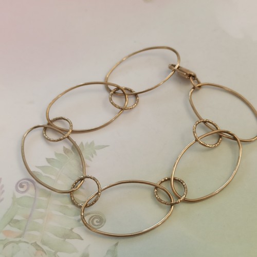 Vintage Gold Filled Bracelet Oval Hoops Chain Dainty Modernist Minimalist VTG - Picture 9 of 13