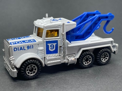 MATCHBOX MB61 PETERBILT WRACKER POLIZEI - NEUWERTIG
