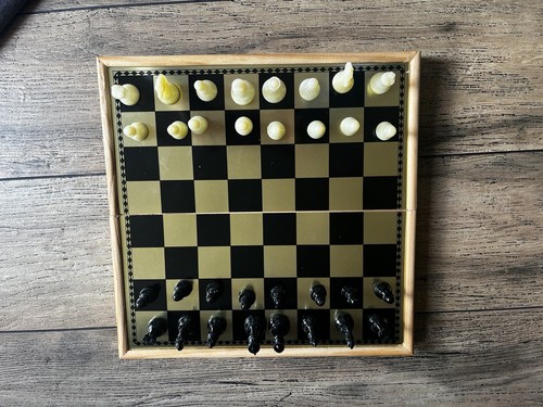 Vintage Magnetic Chess Set Complete - Picture 5 of 11