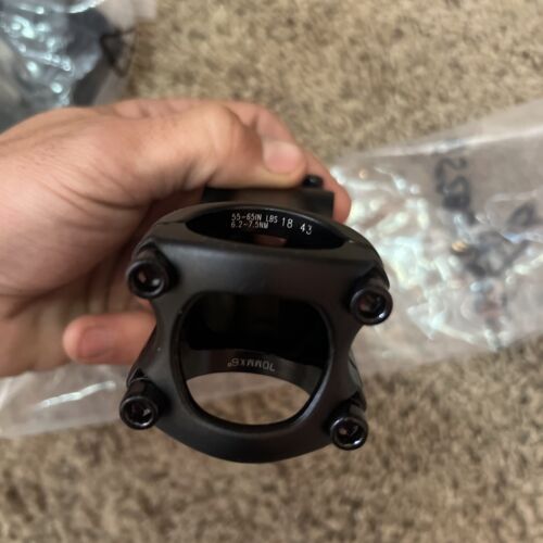 Morsetto turbina RaceFace 70 mm 31,8 mm +/-6 gradi 1 1/8 nero Mtn Bike 70 18 43 - Foto 3 di 12