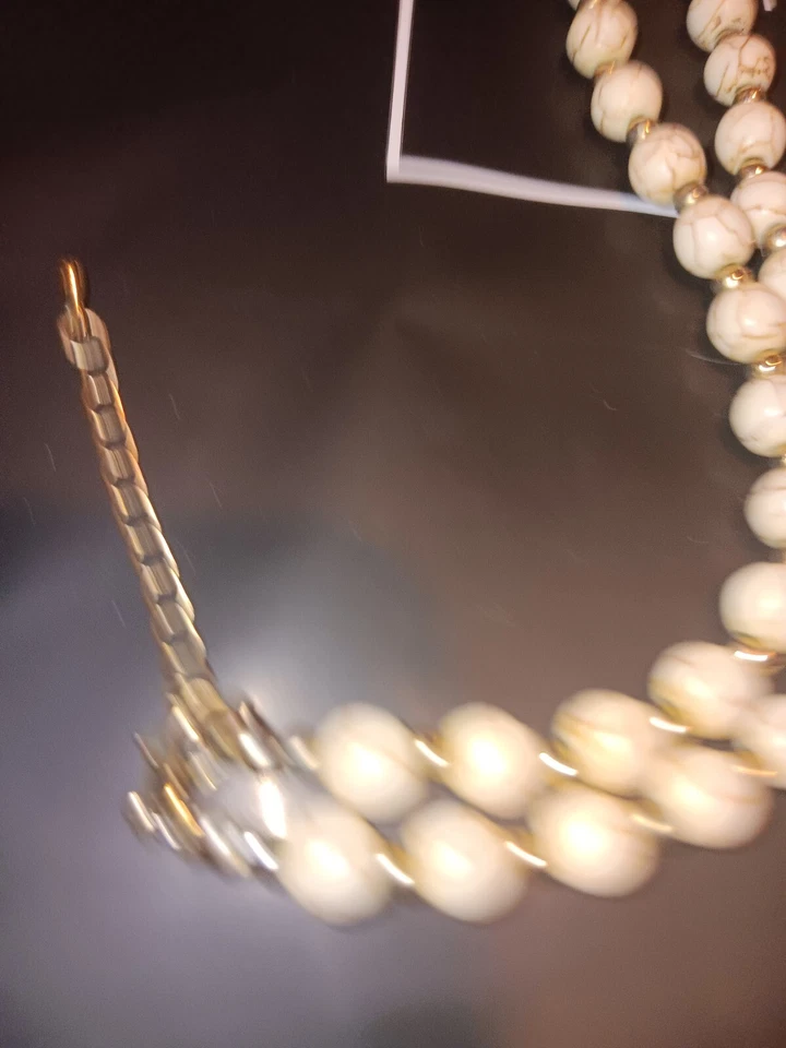 Tocara Howlite Bead Necklace Long Statement Piece With Large Tooth - Image 4 of 4