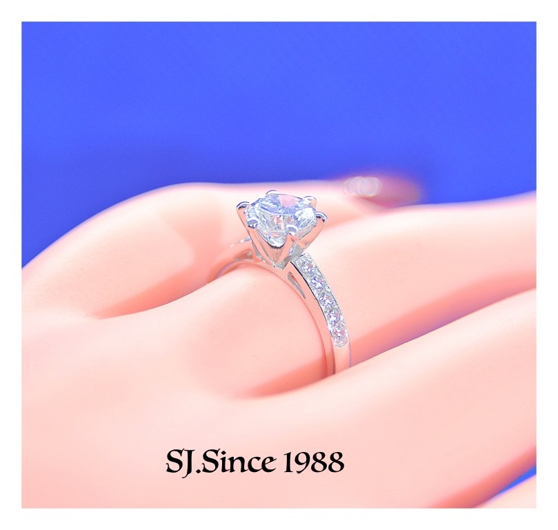 1.75 Carat Beautiful Solid gold Diamond Engagement ring Solid 10K gold 1.75 Carat Beautiful Solid gold Diamond Engagement ring Solid 10K gold