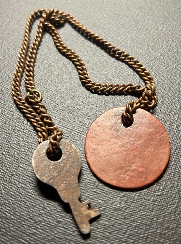 Original WWII British Army Identity Tag M.HUTCHISON Dog Tag Key Chain ID - Picture 4 of 4