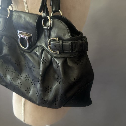 Fibbia oro fiori in vera pelle italiana Salvatore Ferragamo nera - Foto 4 di 12