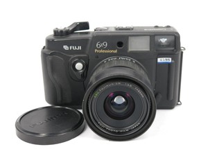 fujifilm gsw690iii 6x9 professional medium format rangefinder film medium format rangefinder camera