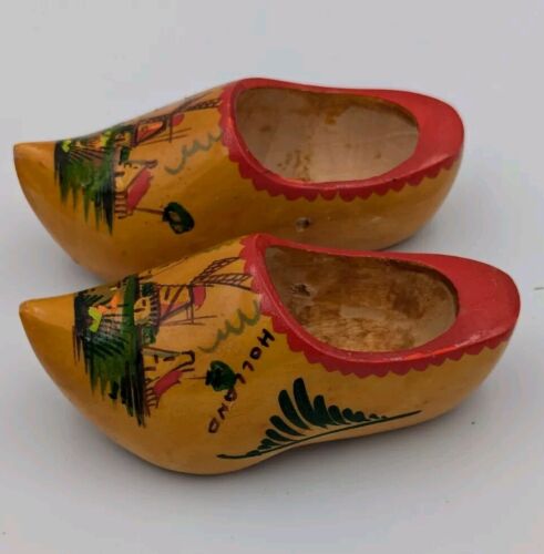 Vintage Wooden Dutch Shoes Clogs 4" Natural Wood Windmill Holland Collectible - Picture 2 of 7