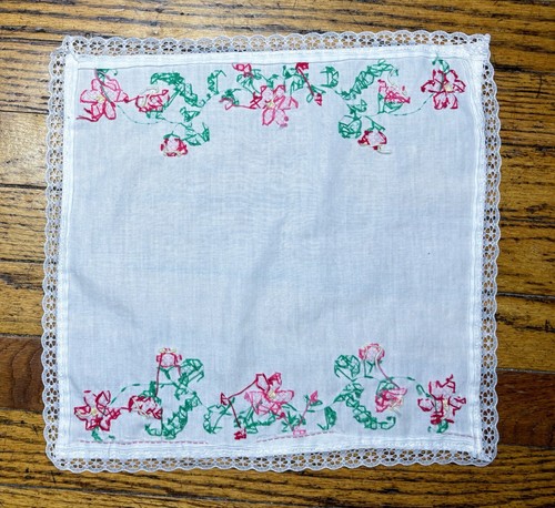 Centro de mesa vintage bordado floral pañuelo de tela hecho a mano casa de campo de abuela - Imagen 2 de 4
