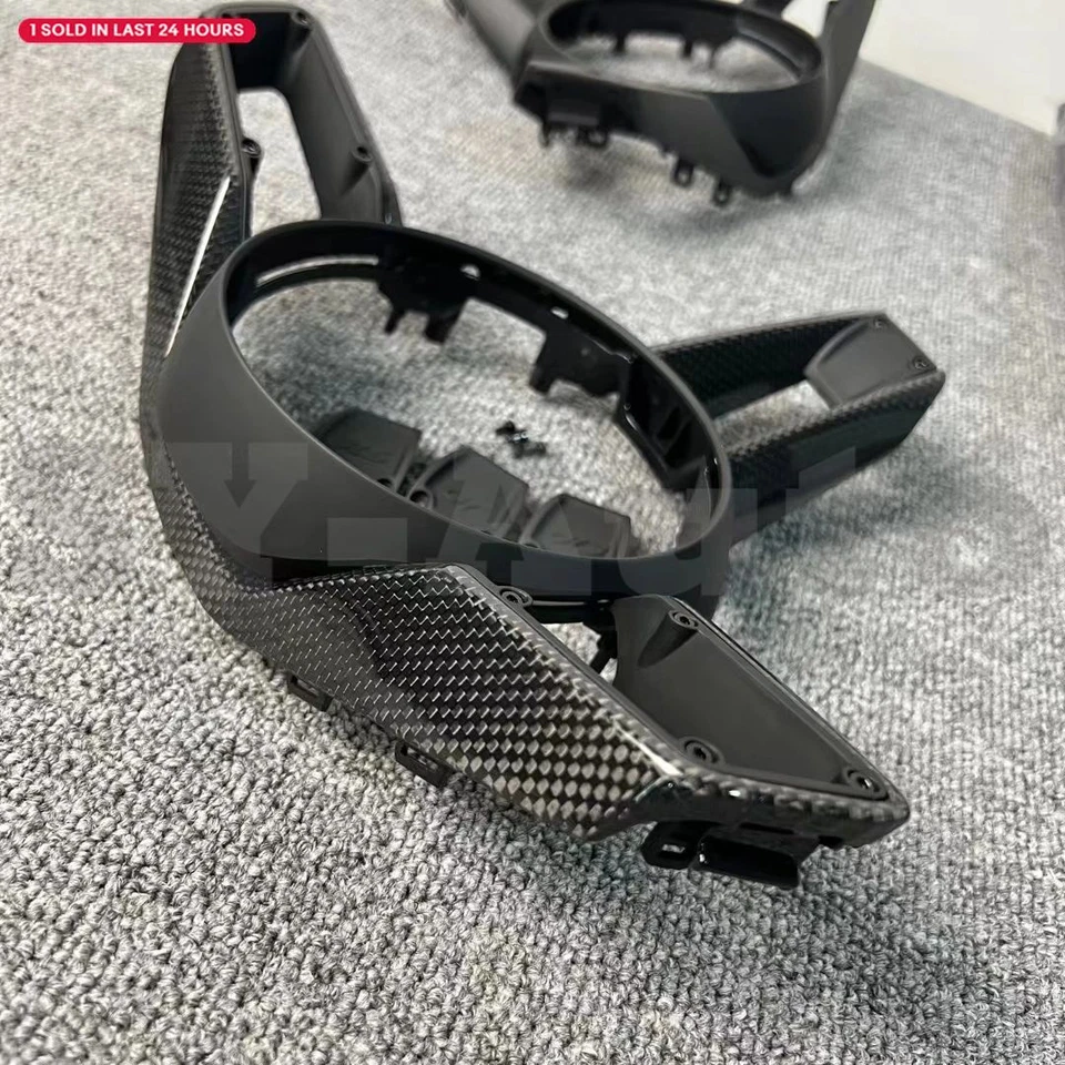 Real Carbon Steering Wheel Frame Cover GT Style For Porsche Macan 95B.3 19-25 - Image 4 of 4