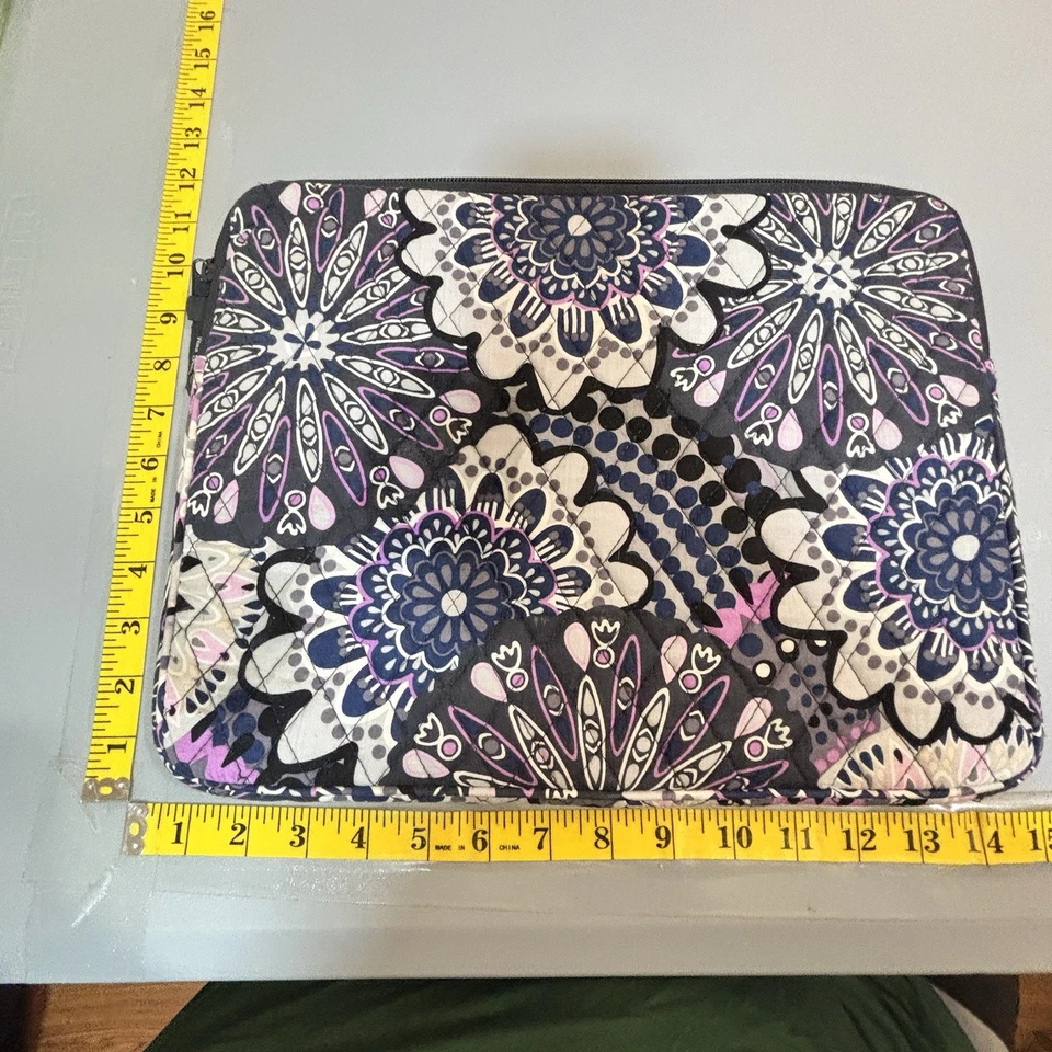 Vera Bradley Mimosa Púrpura Gris Medallones Portátil, Funda Tablet Acolchada Cremallera ☼ Foto 3 de 4