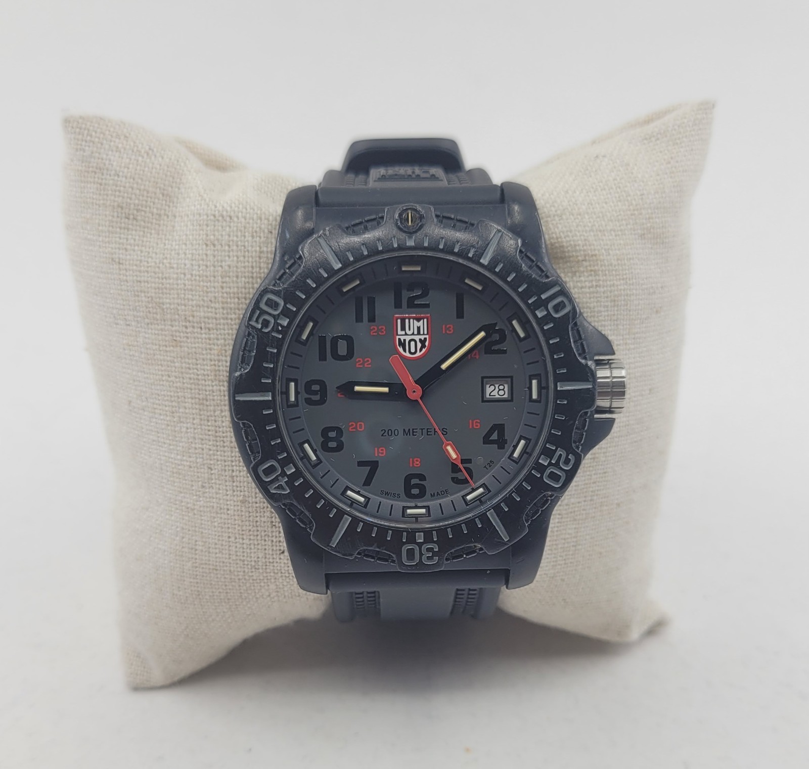 * Luminox BlackOps Land Quartz Gray Dial Men's Watch XL.8882.F (Pre-Owned)