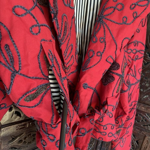 Chaqueta De Colección Artesanal Boho Bordada Para Mujer L/XL Floral Granate Arte para Usar - Imagen 9 de 24