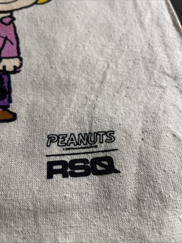 New Christmas Snoopy Peanuts Gang Holiday Reusable Tote Gift Bag By RSQ Cream - Picture 3 of 6