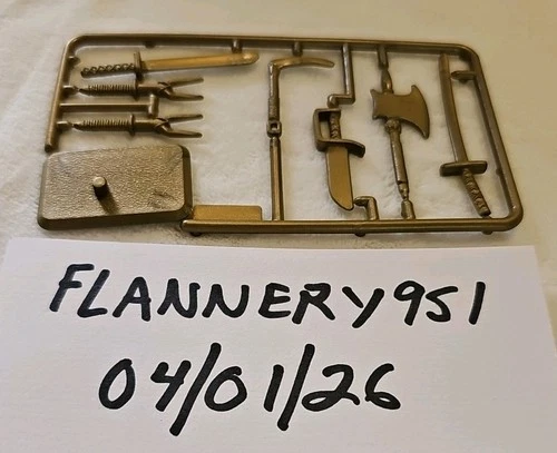 Vintage 1993 GI Joe ARAH Street Fighter VEGA Accessories on Sprue