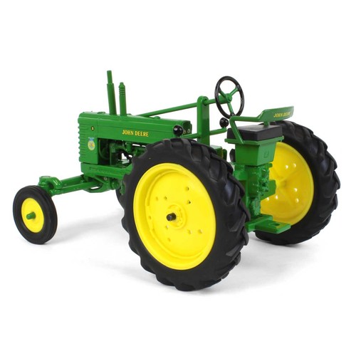 ERTL 1/16 John Deere Late Model B Wide Front Tractor with FFA Logo 45825 - Picture 4 of 5