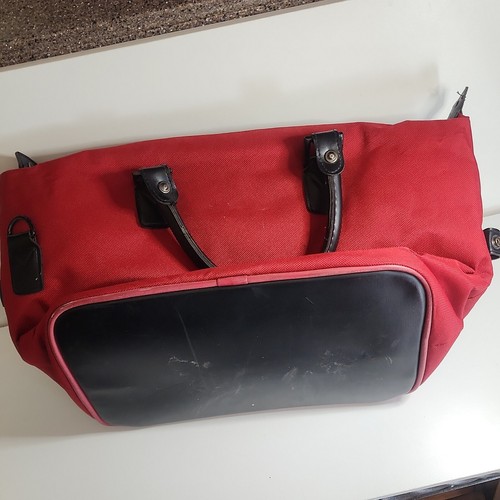 ATLANTIC LUGGAGE RED CARRY-ON TOTE SHOULDER BAG Travel Cosmetic MSRP $105 USA - Picture 4 of 7