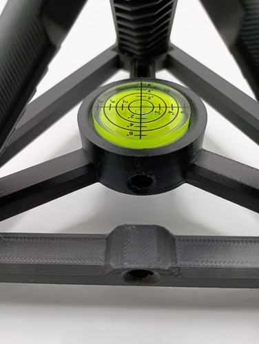 Garmin Approach R10 Golf Alignment And Leveling Stand - Picture 6 of 6