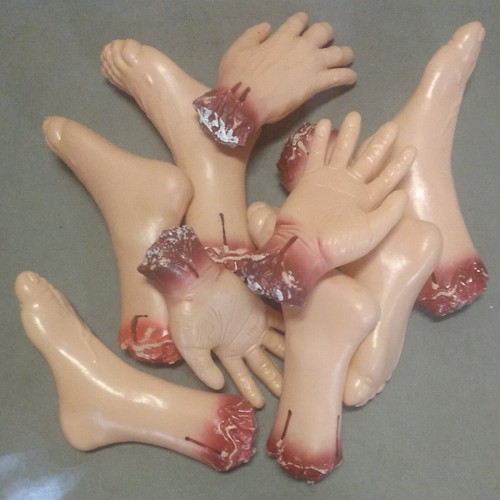 VTG LOT OF 9 Halloween Blow Mold prop Bloody Severed Hands & Feet - Picture 10 of 12