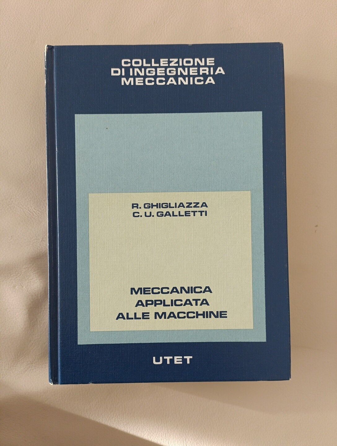 Foto 1 di 18