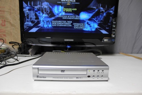 CyberHome CH-DVD320 Progressive Scan Video MP3 Dolby S-Video Tested No remote - Picture 2 of 8