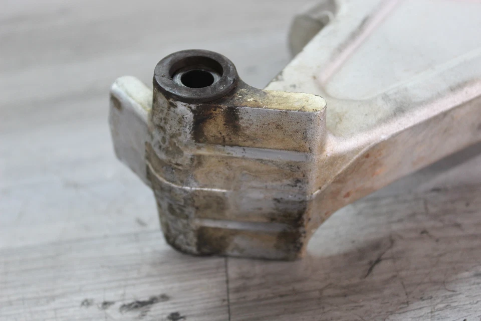 Ski-Doo Grand Touring 550f 2012 deportivo brazo de dirección delantero izquierdo husillo nudillo Foto 3 de 4