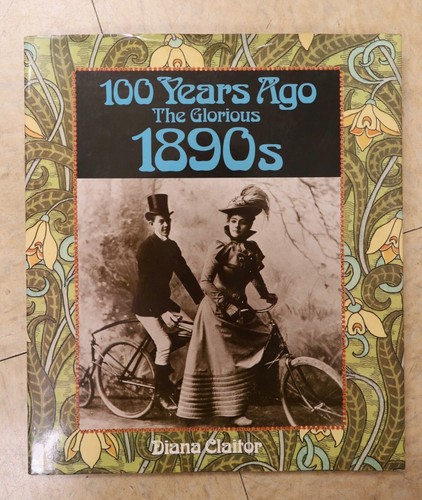 Lot of 5 Vintage Costume Reference Books, Like New - Shipping included - Bild 12 von 18