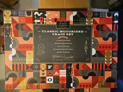 FAO Schwarz 30 Piece Motorized Classic Train Set 18' of Track Macy's Exclusive - Picture 2 of 2