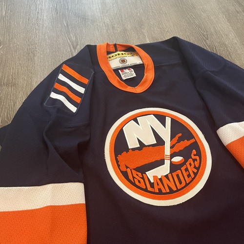 Youth New York Islanders CCM Vintage NHL Jersey Size Youth L/XL - Picture 2 of 5