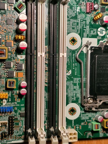 HP Motherboard 628655-001 LGA 1155/Socket H DDR3 For RP5800 POS 628930-001 - Picture 7 of 13