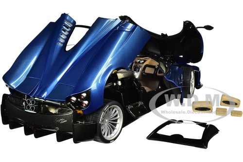 PAGANI HUAYRA ROADSTER BLUE TRICOLORE CARBON FIBER 1/18 MODEL CAR AUTOART 78286 - Picture 3 of 9