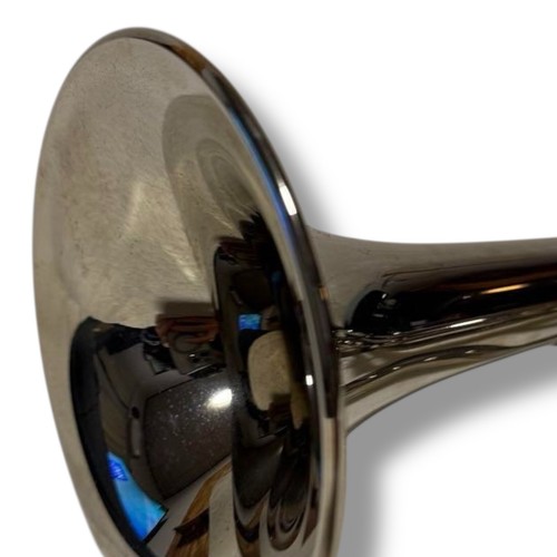 Yamaha YTR-1310 Bb Trumpet Silver Plated with Mouthpiece and Hard Case Tested - Picture 2 of 13