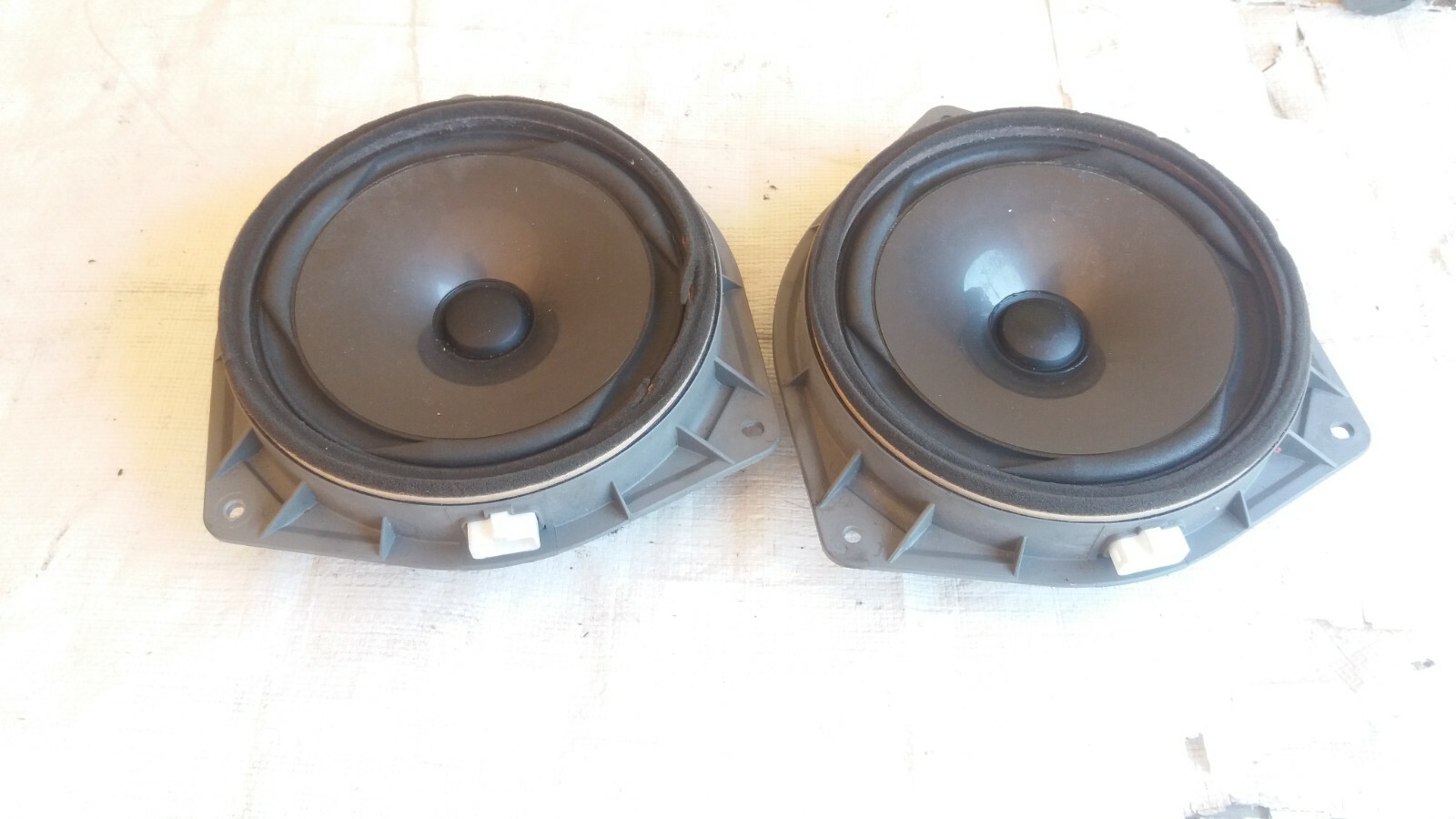 2003 Lexus Is300 Toyota LH RH Front Door Speakers OEM 86160-53140 