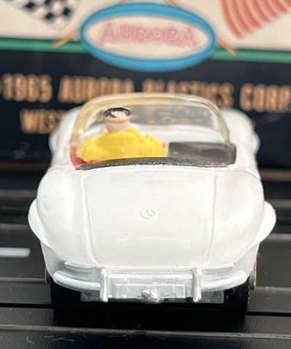 VTG. AURORA VIBRATOR #1542 MERCEDES CONVERTIBLE 300SL WHITE MINT COND. RUNS GRT. - Picture 17 of 24