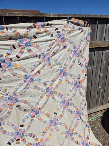 Vintage Handmade Wedding Ring Quilt Top - 88” x 88” - Picture 6 of 8