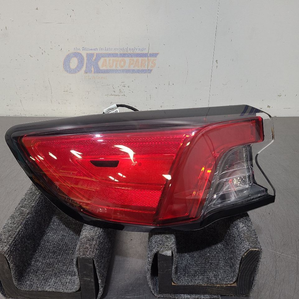22 2022 FORD ESCAPE SE QUARTER PANEL MOUNTED TAIL LIGHT LAMP LEFT DRIVER
