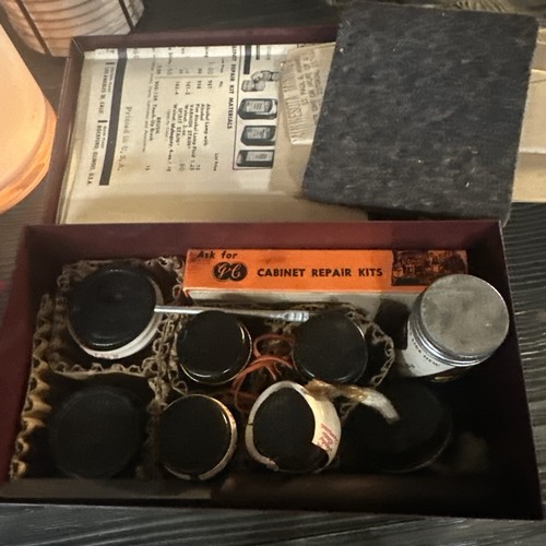 Vintage General Cement No. 901 Deluxe Cabinet Repair Kit in Metal Box- USA - Picture 2 of 3