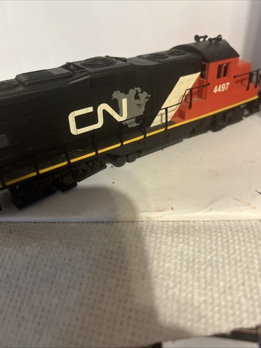 HO Scale Walthers Canadian National Gp9M Diesel Locomotive Track Tested. - Picture 9 of 12