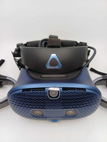 HTC Vive Cosmos VR Virtual Reality Headset and Controllers - Black/Blue - Picture 4 of 7