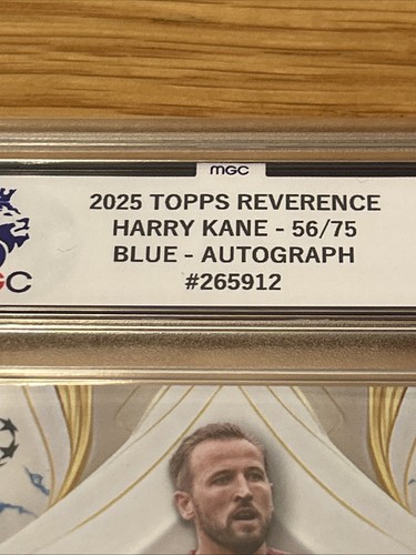 Harry Kane Topps Reverence Auto Football Card Mgc 9 Autograph 10 Bayern 56/75 - Bild 4 von 6