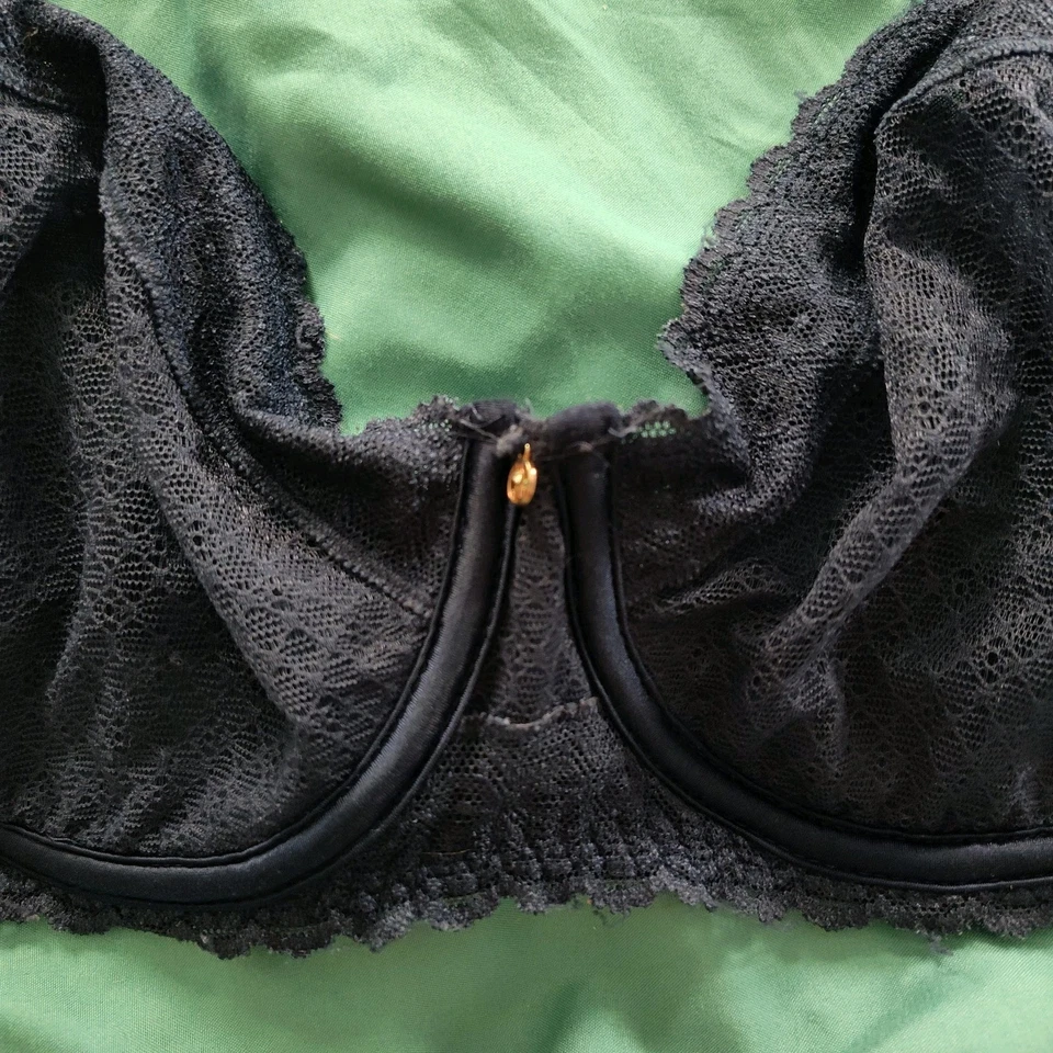 Sujetador Jennifer Lopez Azul Marino Encaje Con Aros Talla 38B Semi Transparente Foto 3 de 4