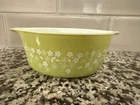 Vintage Pyrex Spring Blossom Green Floral Cinderella Bowl 1.5 Qt 472-B 750 mL