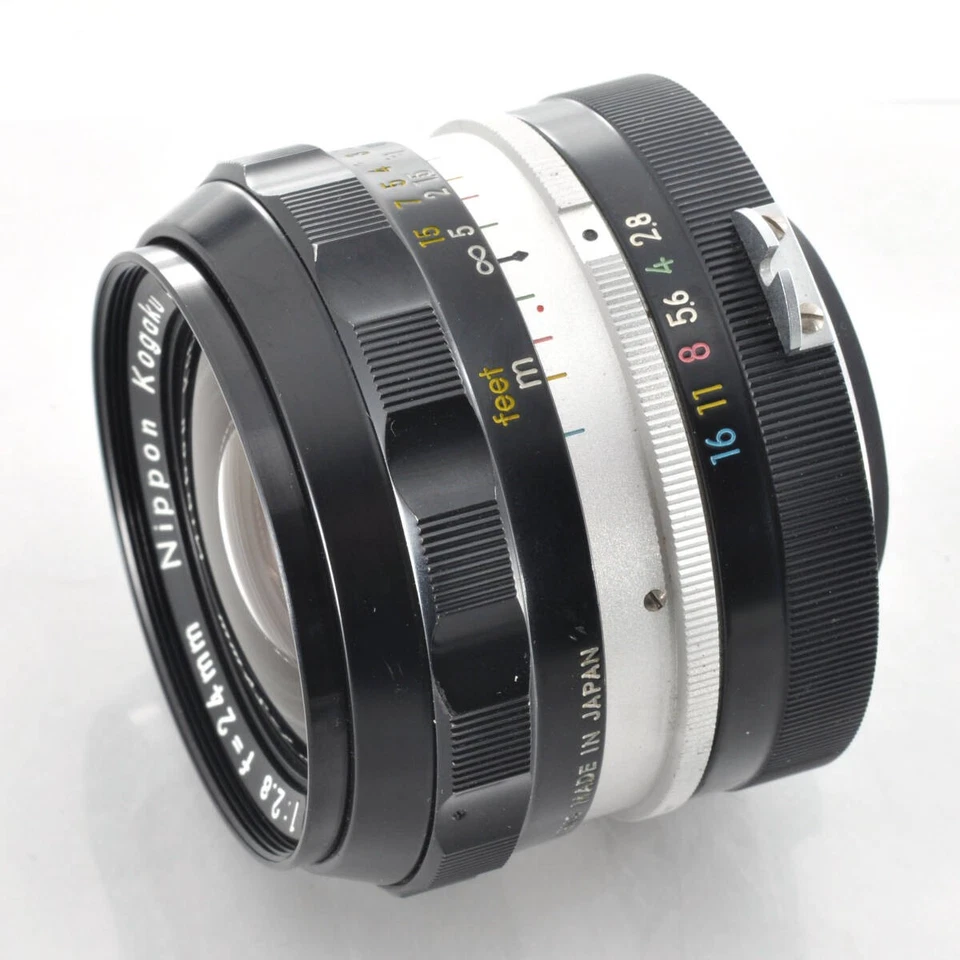 Lente gran angular Nikon NIKKOR-N automática 24 mm F2,8 montura F #M197 Foto 4 de 4