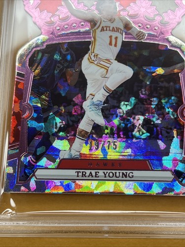 2023-24 Panini Crown Royale Trae Young #93 Pink Crystal 19/75 PSA 8 NM-MT - Picture 2 of 3