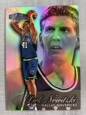 Dirk Nowitzki (Rookie) 1998/99 Flair Showcase Row 3 #16