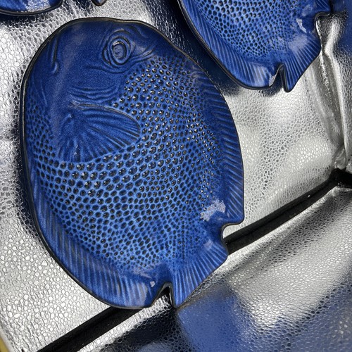 4 Vtg UTTERMOST Ceramic Cobalt Blue Fish Sushi Dish Plate 9.5" Japanese Kotobuki - Bild 6 von 11